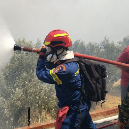 Ζάκυνθος: Υπό πλήρη έλεγχο η φωτιά στο χωριό Αγαλάς