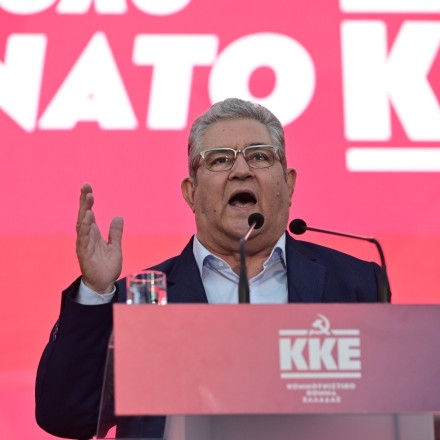 Κουτσούμπας από Σύνταγμα: «Την Κυριακή να ανεβάσουμε το ΚΚΕ ακόμα πιο ψηλά»