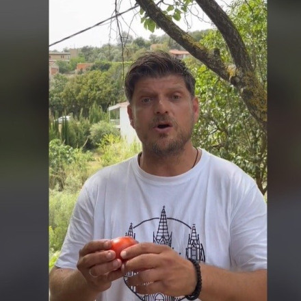 Ο viral αγρότης λέει πως θα βρούμε γευστική ντομάτα χωρίς γενετική τροποποίηση