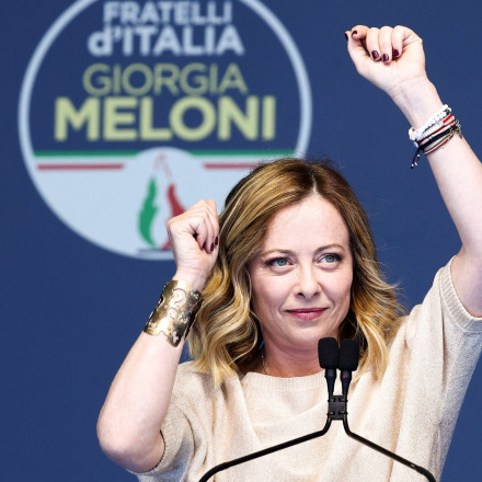 Ευρωεκλογές: Αγιοποίησαν τη Μελόνι για το αποτέλεσμα- Οι τοιχογραφίες στο Μιλάνο