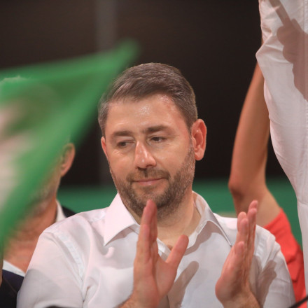 Ανδρουλάκης και «δελφίνοι»: Πρώτο ξεκαθάρισμα λογαριασμών στα κομματικά όργανα