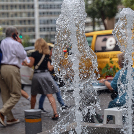 Καύσωνας: Τι αλλάζει στο ωράριο των δημοσίων υπαλλήλων - Ποιοι κάνουν τηλεργασία