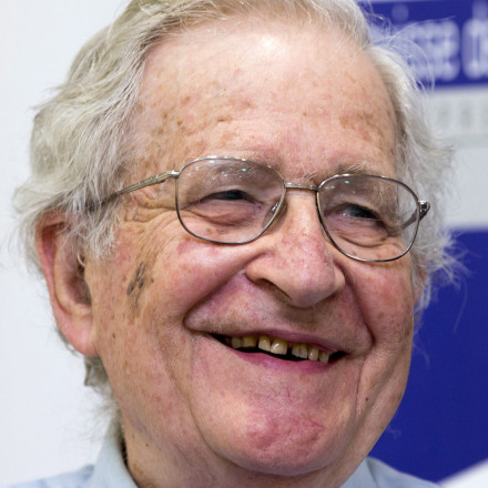 Σε νοσοκομείο της Βραζιλίας με εγκεφαλικό ο Νόαμ Τσόμσκι