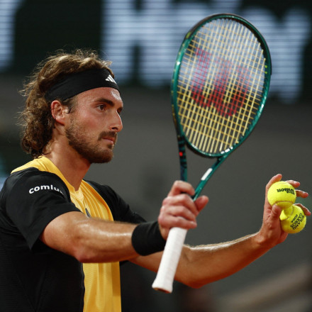 Ο Στέφανος Τσιτσιπάς προκρίθηκε «σβηστά» στον επόμενο γύρο του Χάλε [vids]