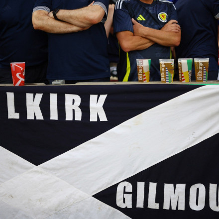 Viral φίλη της Σκωτίας που κατεβάζει μονορούφι τις μπύρες [vid]