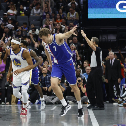 Φήμες για trade μεταξύ Κινγκς και ομάδας -  έκπληξη, προοπτικές για Σάσα Βεζένκοφ