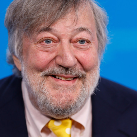 Στίβεν Φράι για Γλυπτά: Πρέπει να επιστραφούν στην Ελλάδα - Υπάρχει μια ιερότητα