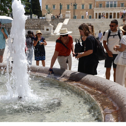 Καιρός: Εβδομάδα υψηλού κινδύνου για πυρκαγιές - «Κόκκινη» προειδοποίηση Τσατραφύλλια