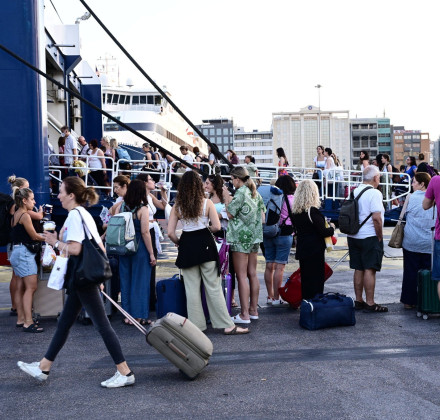 Ακτοπλοΐα:Η Επιτροπή Ανταγωνισμού «βλέπει» στρεβλώσεις, γηρασμένο στόλο και τιμές μόνο για τουρίστες