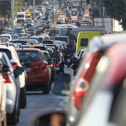 Κίνηση τώρα: «Φρακάρισμα» στον Κηφισό και στο λιμάνι του Πειραιά