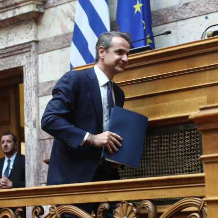 Μητσοτάκης: Αντιμέτωπος με δυο ομάδες δυσαρεστημένων βουλευτών - «Μασάζ» πριν την Κ.Ο.