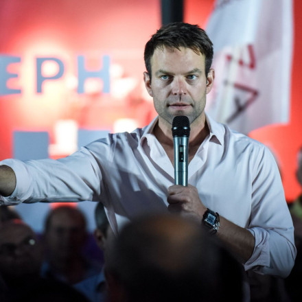 «Σφήνα» Κασσελάκη στις δηλώσεις μνήμης για τον Ανδρέα - «Εθνική Ανεξαρτησία, Λαϊκή Κυριαρχία...»