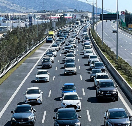 Κίνηση τώρα: Με «ζόρι» η κυκλοφορία σε Κηφισό και λιμάνι Πειραιά Κίνηση τώρα: Με «ζόρι» η κυκλοφορία σε Κηφισό και λιμάνι Πειραιά