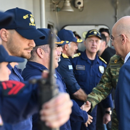 Φρεγάτα «ΨΑΡΑ»: Απέπλευσε για την Ερυθρά Θάλασσα - Δένδιας: Αποστολή κινδύνου και όχι κρουαζιέρα