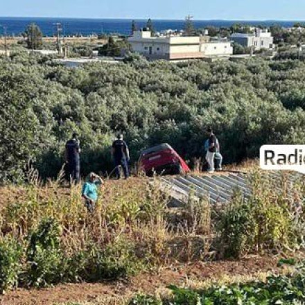 Ιεράπετρα: Αυτοκίνητο «κρεμόταν» σε γκρεμό - Νεκρός ο οδηγός