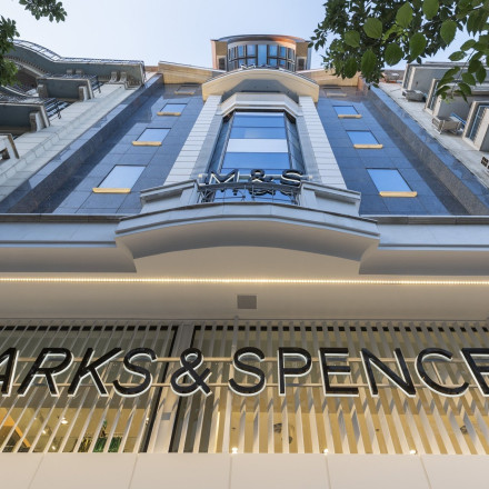 Marks & Spencer: Άνοιξε νέο, δεκαώροφο κατάστημα στη Θεσσαλονίκη