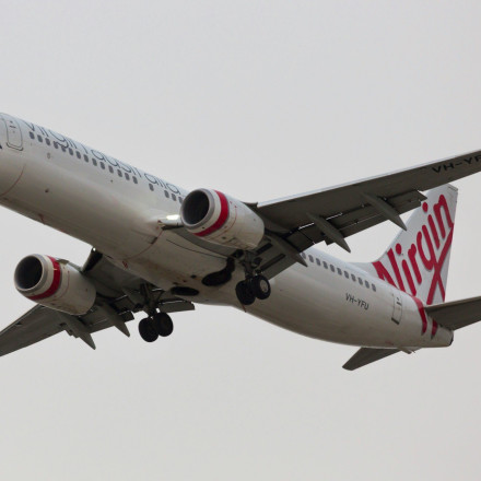 Πανικός σε αεροπλάνο: Έπιασε φωτιά ο κινητήρας στον αέρα - Βίντεο ντοκουμέντο