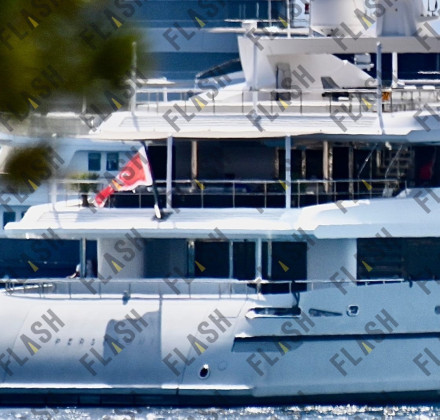 Νέα τροπή με τη φωτιά στην Ύδρα: Ποινική δίωξη στους 8 επιβάτες από το Καζακστάν Νέα τροπή με τη φωτιά στην Ύδρα: Ποινική δίωξη στους 8 επιβάτες από το Καζακστάν