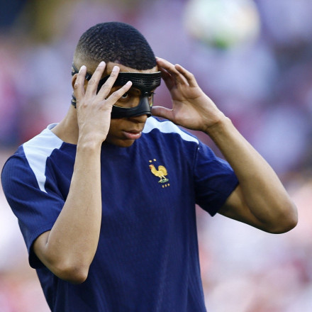 Μέσα ο Εμπαπέ - Η Γαλλία για την πρώτη θέση, η Πολωνία για το γόητρο