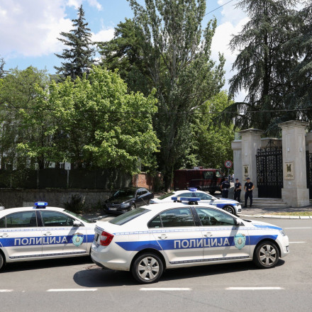 Βελιγράδι: Συνελήφθη άνδρας με βαλλίστρα στο σακίδιό του