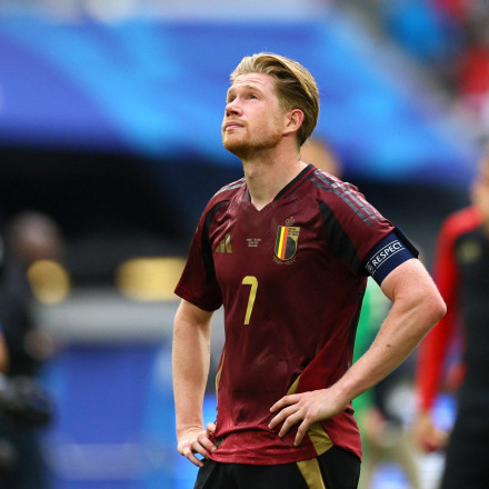 Εκνευρισμένος ο Ντε Μπρόινε μετά από ερώτηση δημοσιογράφου: «Ηλίθιε» [vid]