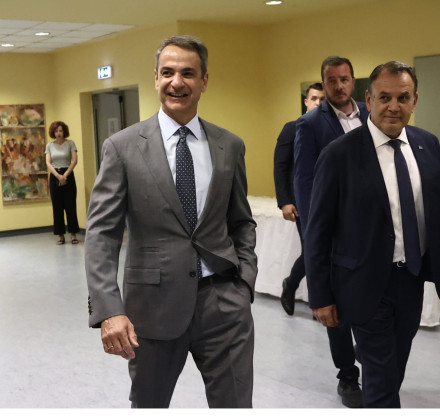 Μητσοτάκης: Η Ελλάδα υλοποιεί μια αυστηρή αλλά δίκαιη μεταναστευτική πολιτική Μητσοτάκης: Η Ελλάδα υλοποιεί μια αυστηρή αλλά δίκαιη μεταναστευτική πολιτική