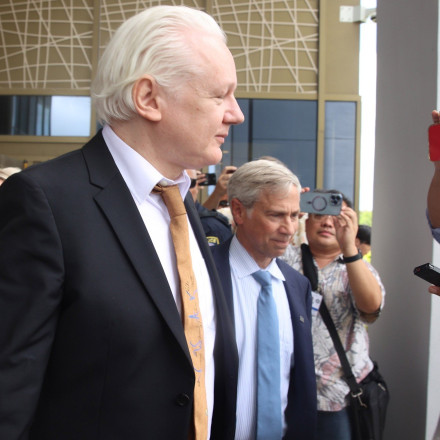 Ελεύθερος ο Τζούλιαν Ασάνζ, επιστρέφει στην Αυστραλία - Επικυρώθηκε η συμφωνία με τις ΗΠΑ