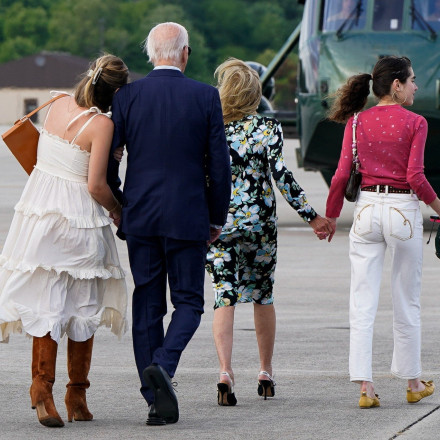 Τζο Μπάιντεν: Η Τζιλ του λέει «προχώρα», οι ψηφοφόροι του λένε «φύγε, δεν μπορείς»