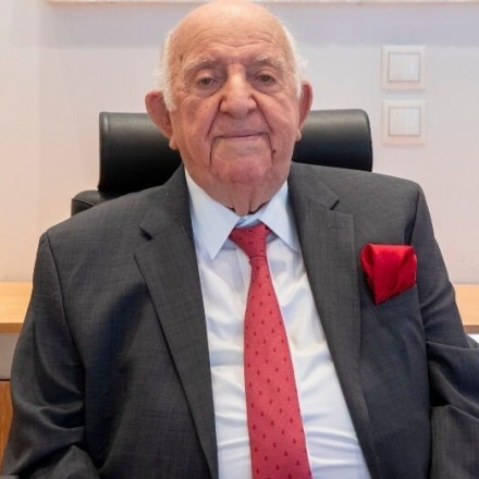 Θρήνος στον κόσμο της φαρμακοβιομηχανίας - Πέθανε ο Σταύρος Δέμος