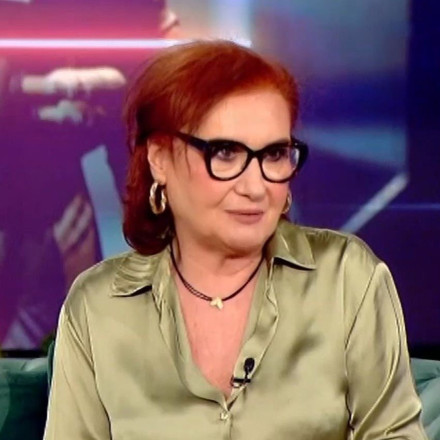 Φωτεινή Ντεμίρη: «Είμαι κατά του γάμου, είναι συμβάσεις που μας έχουν φορεθεί»