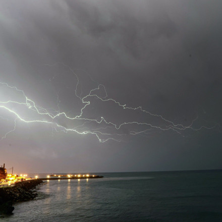 Πάνω από 5.000 κεραυνοί «χτύπησαν» την Ελλάδα την Τρίτη (5/8)