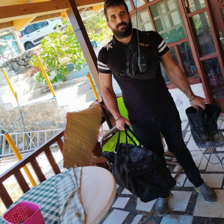 «Την ώρα που καιγόταν το σπίτι μου, έσβηνα φωτιές σε άλλα σπίτια και κόντεψα να καώ ζωντανός...»