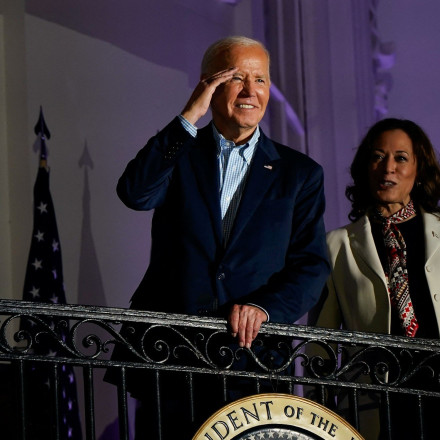 Το κύμα αμφισβήτησης του Μπάιντεν ενισχύεται: Άλλοι 3 βουλευτές λένε να αποσυρθεί