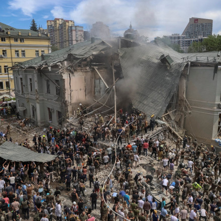 ΥΠΕΞ: Η Ελλάδα καταδικάζει έντονα τις πυραυλικές επιθέσεις της Ρωσίας στην Ουκρανία