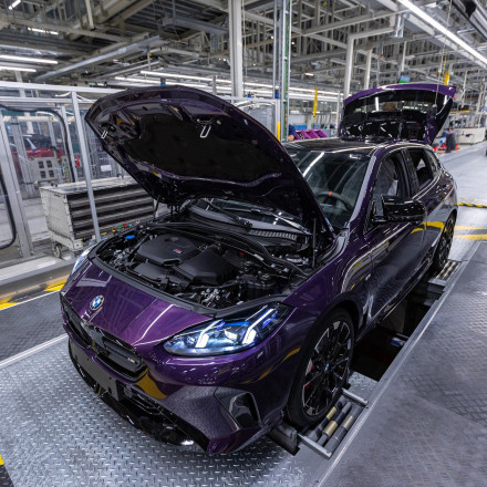 BMW: Εκπαίδευση εργαζομένων σε εικονική γραμμή παραγωγής