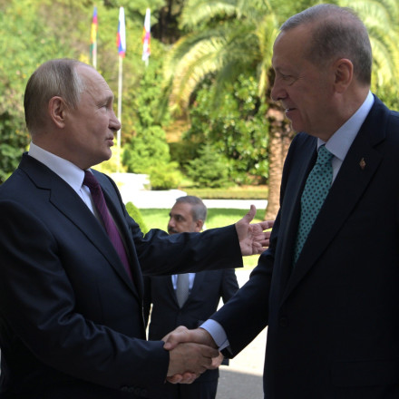 Bloomberg: Ο Ερντογάν θέλει να επιστρέψει στη Ρωσία τους S-400 για να κερδίσει την εύνοια των ΗΠΑ