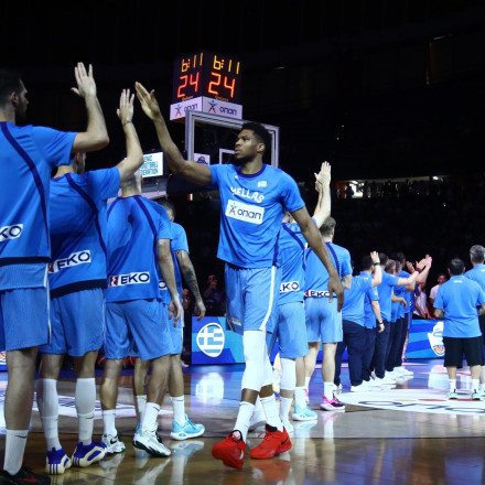 ΕΟΚ: «Σας περιμένουμε με τα γαλανόλευκα στο γήπεδο»