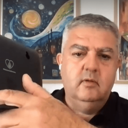 Κινέζος τουρίστας «φέσωσε» ιδιοκτήτη Airbnb με 3.500 ευρώ – Έπαιρνε τηλέφωνο στη χώρα του