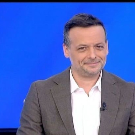 Χάρης Δούκας: «Υπάρχει κάποιος στο ΠΑΣΟΚ που θέτει θέμα καταστατικού; Ας απαντήσει ο πρόεδρος»