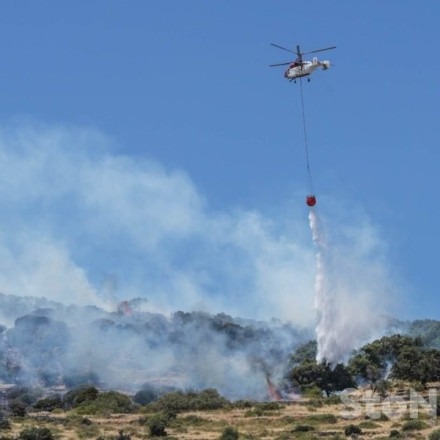 Σε εξέλιξη η φωτιά στο Φαλακρό Δράμας