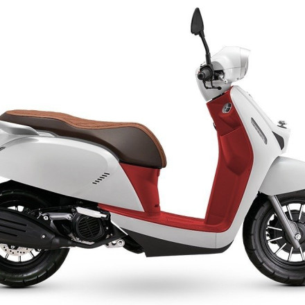 QJMotor LTM 125: Σύγχρονο αλλά και διαχρονικό