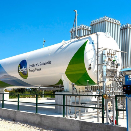 ΔΕΣΦΑ: Νέος σταθμός LNG στο Άσπρο Σκύδρας για τροφοδοσία της περιοχής με φυσικό αέριο