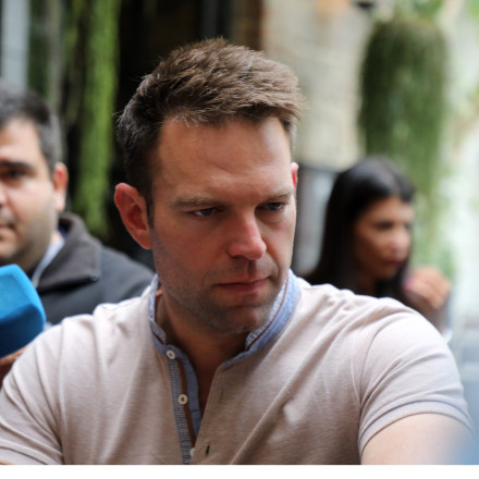 Κασσελάκης: Αδειάζουν γραφεία, απλήρωτοι οι εργαζόμενοι στον ΣΥΡΙΖΑ και... φταίει πάλι ο Τσίπρας