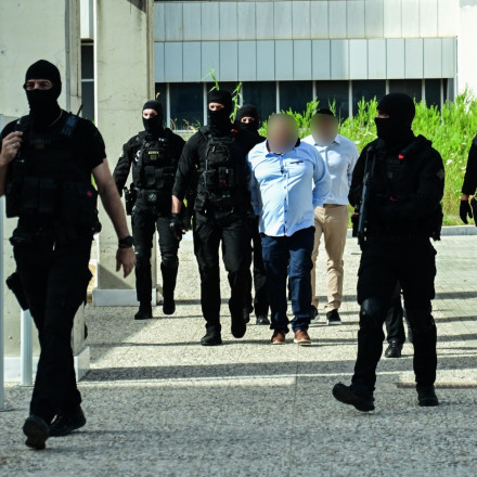 Δολοφονία Καραϊβάζ: Στο επίκεντρο τα κινητά των δύο κατηγορούμενων - Συνεχίζονται οι καταθέσεις