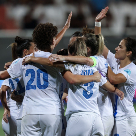 Απόδραση ανόδου από το Μαυροβούνιο με 2-3 για την Εθνική γυναικών και φουλ για Playoffs