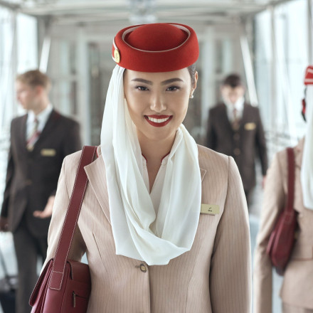 Η Emirates ψάχνει άτομα για πλήρωμα καμπίνας στην Ελλάδα - Πότε είναι η Open Day και τι μισθό δίνει