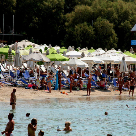 Αναστάτωση σε πολυσύχναστη παραλία στη Χαλκιδική – Γιατί κινδύνεψε λουόμενος