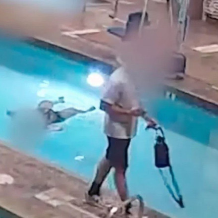 ΗΠΑ: 58χρονη πνίγηκε σε πισίνα και οι άλλοι λουόμενοι αδιαφορούσαν - Βίντεο σοκ