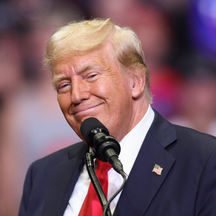 Ο Τραμπ προκαλεί την Χάρις να κάνουν 3 ντιμπέιτ - «Ελπίζω να συμφωνήσει»