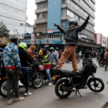 Η Νιγηρία διπλασιάζει τον κατώτερο μισθό – Θα φθάσει τα 39,60 ευρώ